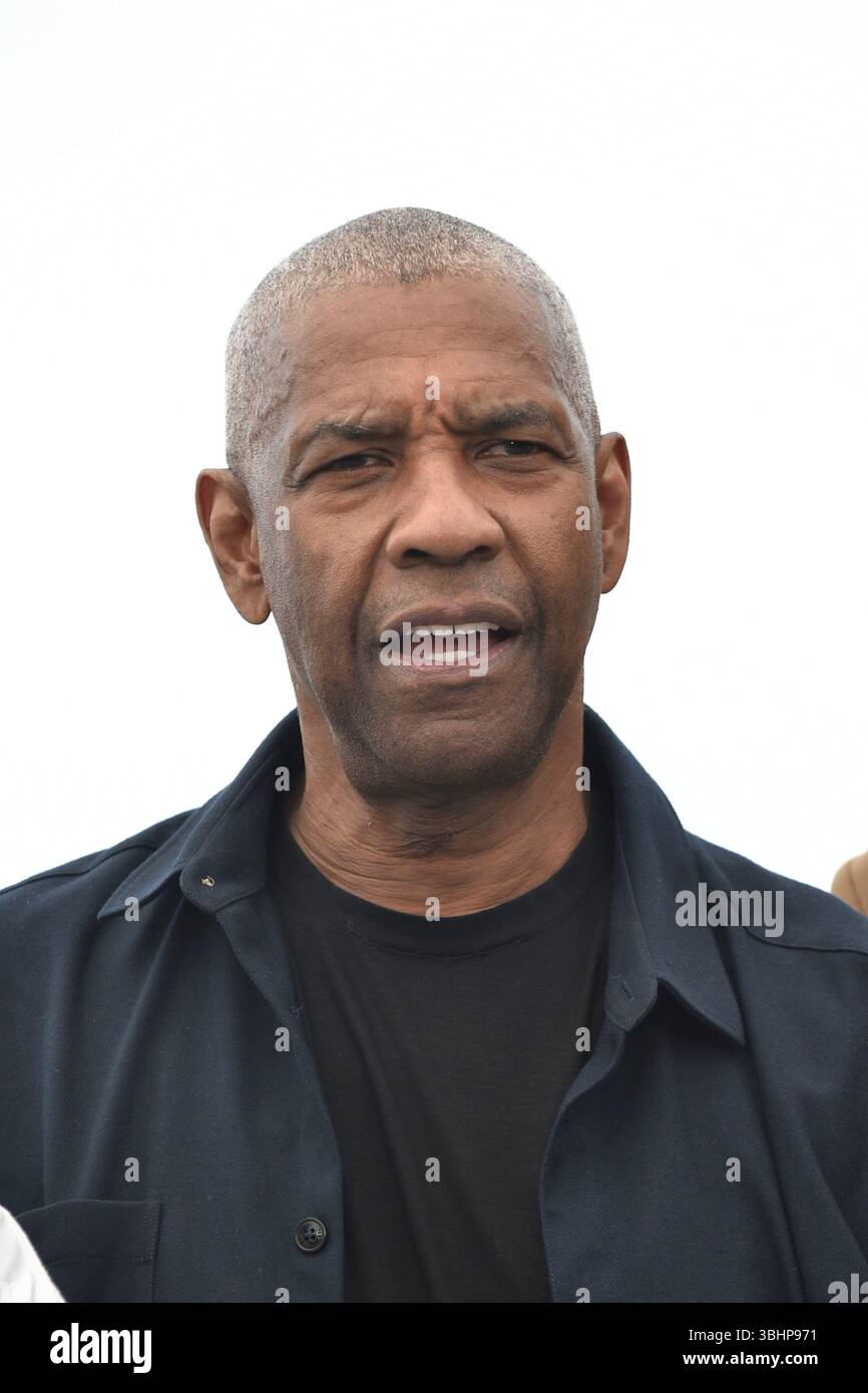 L'acteur Denzel Washington posant lors de l'appel photo du film Highest 2 Lower à l'occasion du Festival de Cannes le 19 mai 2025 Banque D'Images