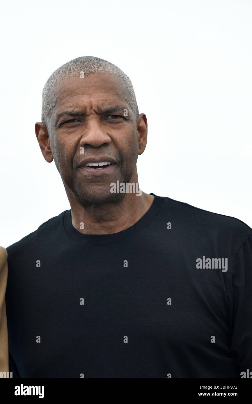 L'acteur Denzel Washington posant lors de l'appel photo du film Highest 2 Lower à l'occasion du Festival de Cannes le 19 mai 2025 Banque D'Images
