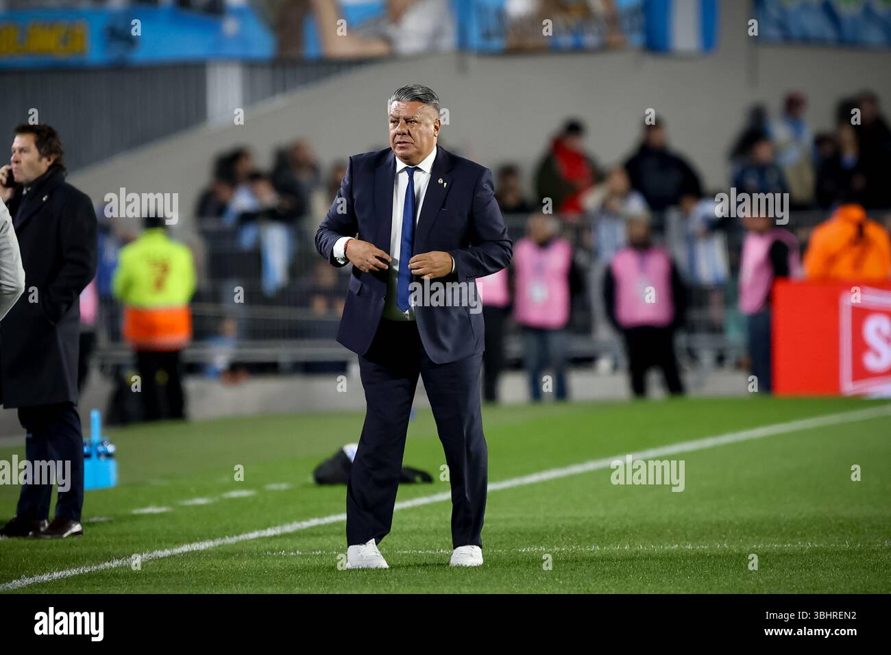 Buenos Aires, Argentine. 10 juin 2025. Claudio Tapia, président de l'Association Argentine de football, a été vu en action lors du match opposant l'Argentine à la Colombie dans le cadre des qualifications à la Coupe du monde de la FIFA 2026 au stade Mas Monumental. Score final : Argentine 1 - 1 Colombie. (Photo de Roberto Tuero/SOPA images/SIPA USA) crédit : SIPA USA/Alamy Live News Banque D'Images