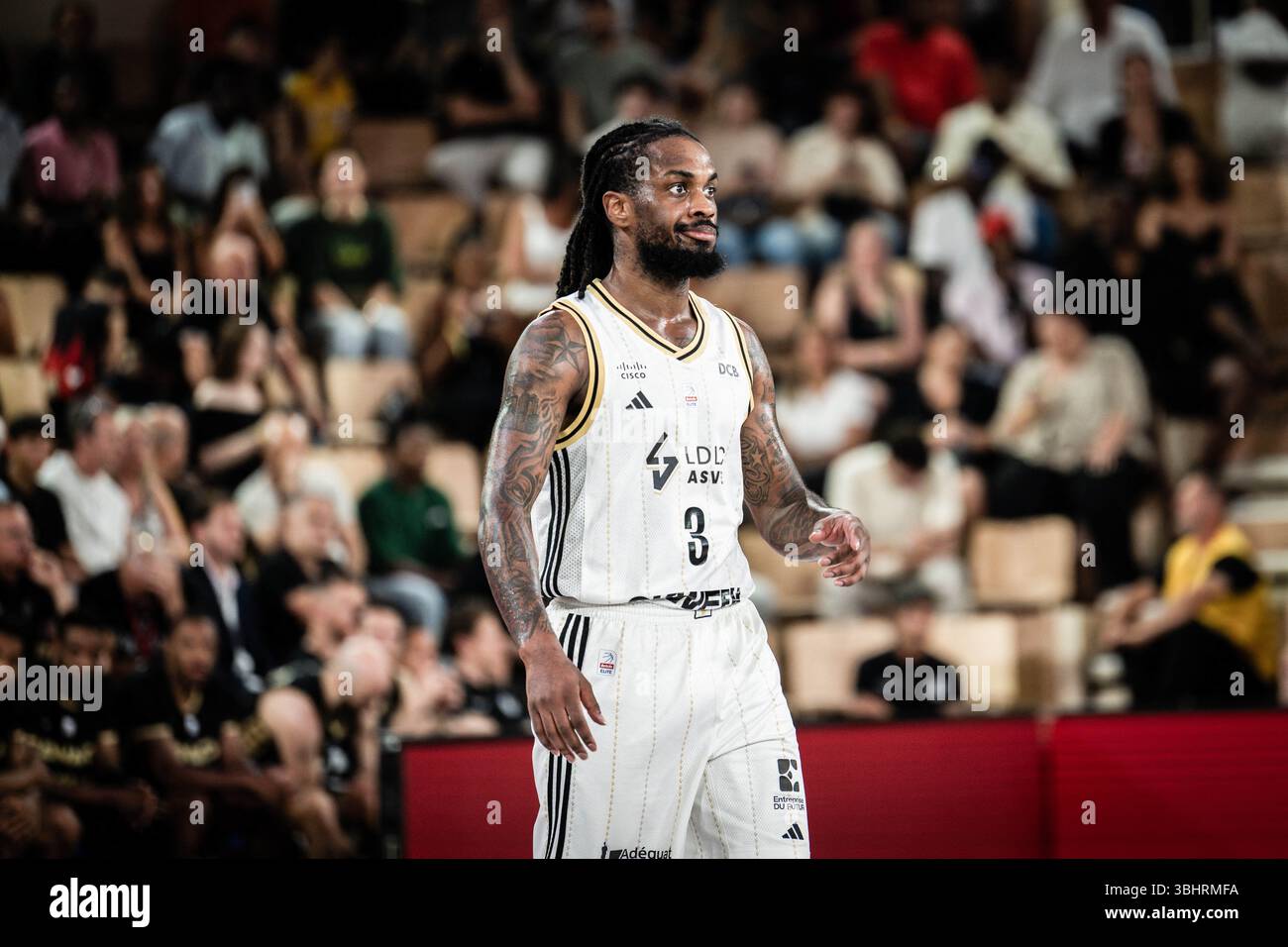 Monaco, Monaco. 10 juin 2025. #3 Paris Lee de l'ASVEL lors du match 4 en demi-finale du Championnat de France Betclic Elite de basket-ball entre L'AS Monaco et l'ASVEL Lyon Villeurbanne à la salle Gaston Medecin à Monaco le 10 juin 2025. Photo de Laurent Coust/ABACAPRESS.COM crédit : Abaca Press/Alamy Live News Banque D'Images