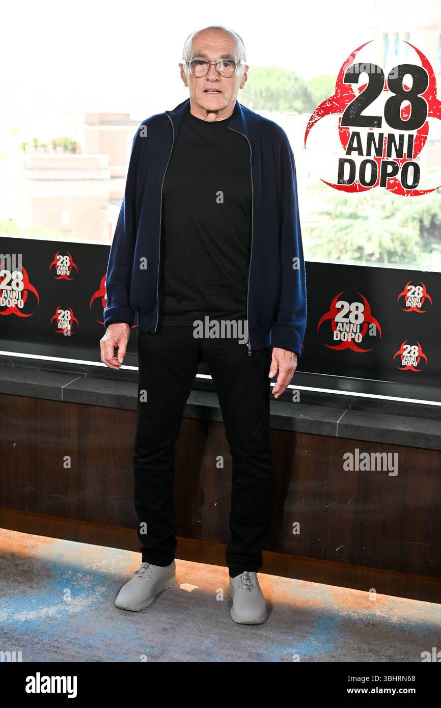 Photocall du film 28 ans plus tard le réalisateur britannique, scénariste, producteur de films et producteur de télévision Daniel Francis Boyle, nommé Danny, participe au Photocall du film 28 ans plus tard à l'Hôtel Eden. Rome Italie, 11 juin 2025 Imago-images/Emmefoto Copyright : xImago-images/Emmefotox Banque D'Images