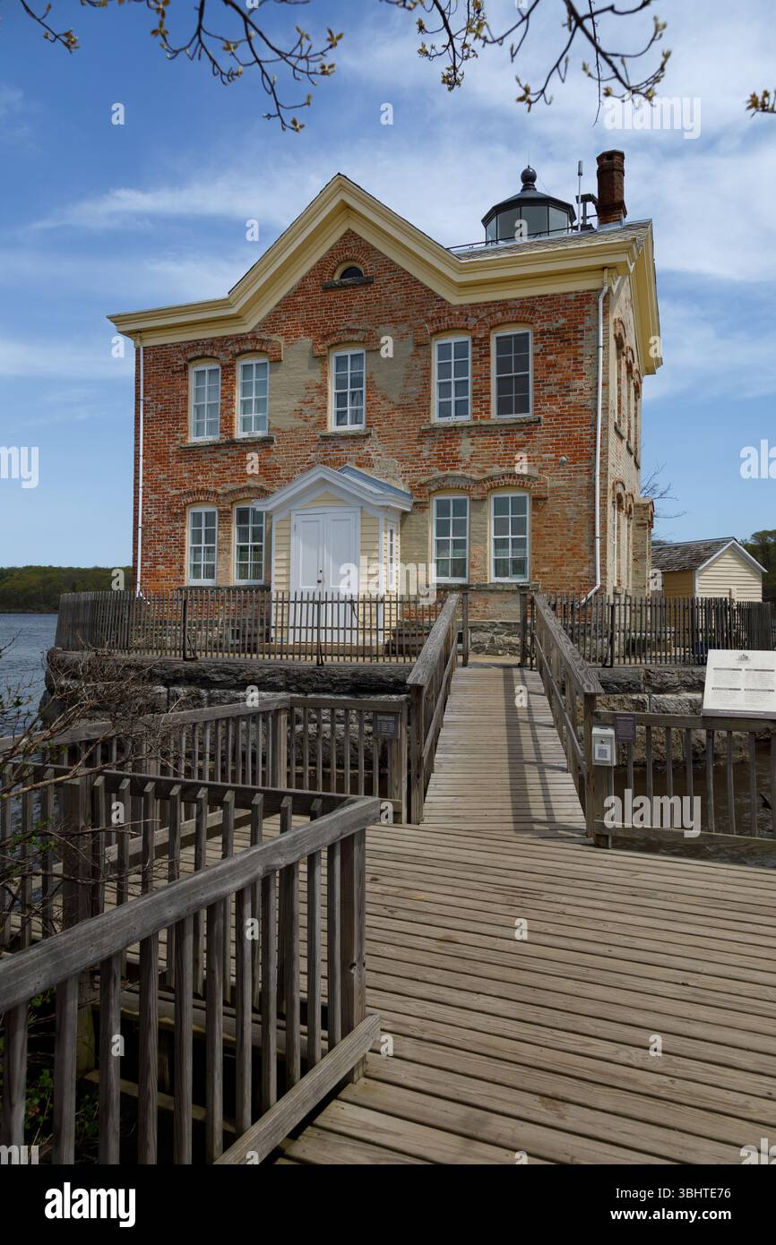 Le phare de 1869 marque l'entrée du port de Saugerties sur le ruisseau Esopus. État de New York, États-Unis. Banque D'Images