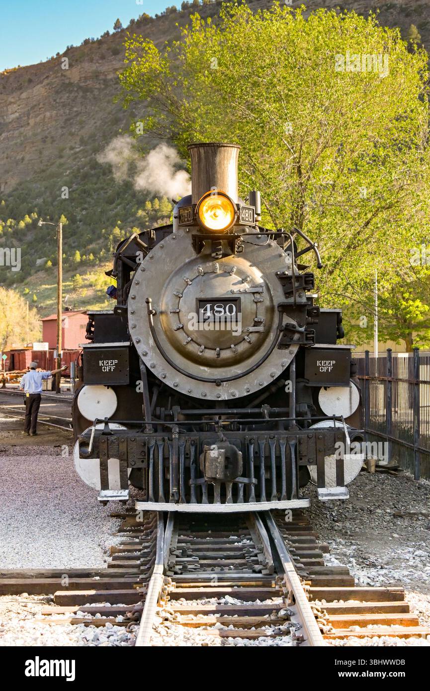 Durango, Colorado, États-Unis - 24 mai 2025 : vue de face rapprochée d'une machine à vapeur d'époque sur le chemin de fer à voie étroite Durango et Silverton Banque D'Images