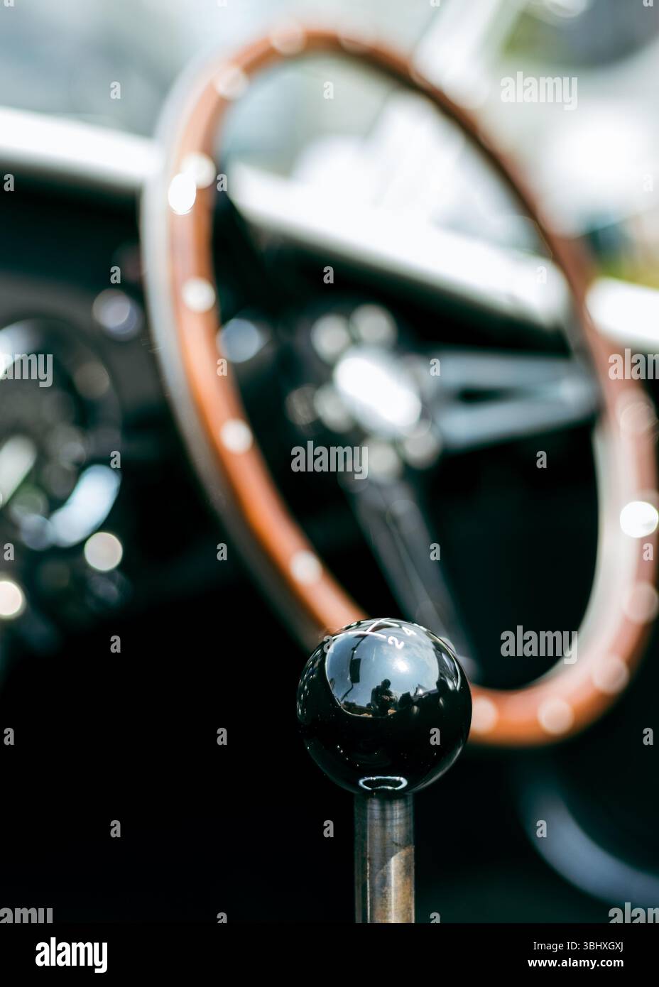 Intérieur d'une AC Cobra au concours de Londres 2025 Banque D'Images