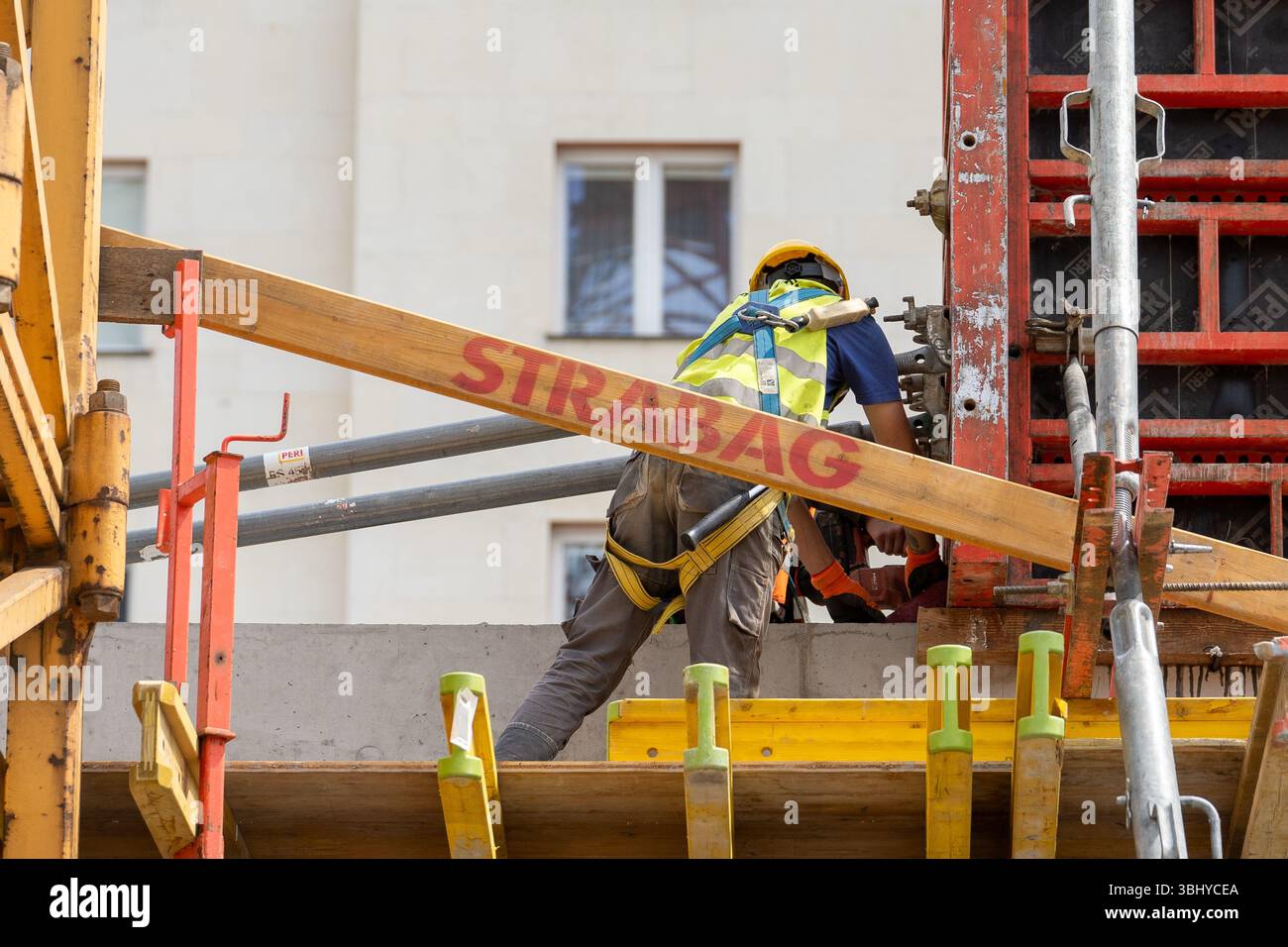 Pologne. 10 juin 2025. Logo STRABAG affiché sur un bâtiment. (Crédit image : © Marek Antoni Iwanczuk/SOPA images via ZUMA Press Wire) USAGE ÉDITORIAL SEULEMENT ! Non destiné à UN USAGE commercial ! Banque D'Images