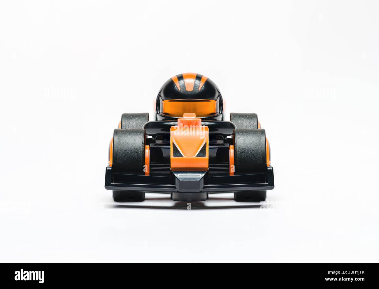 Antalya, Turquie - 11 juin 2025 : vue avant de la voiture miniature Lego F1 sur le thème de la formule 1 Banque D'Images