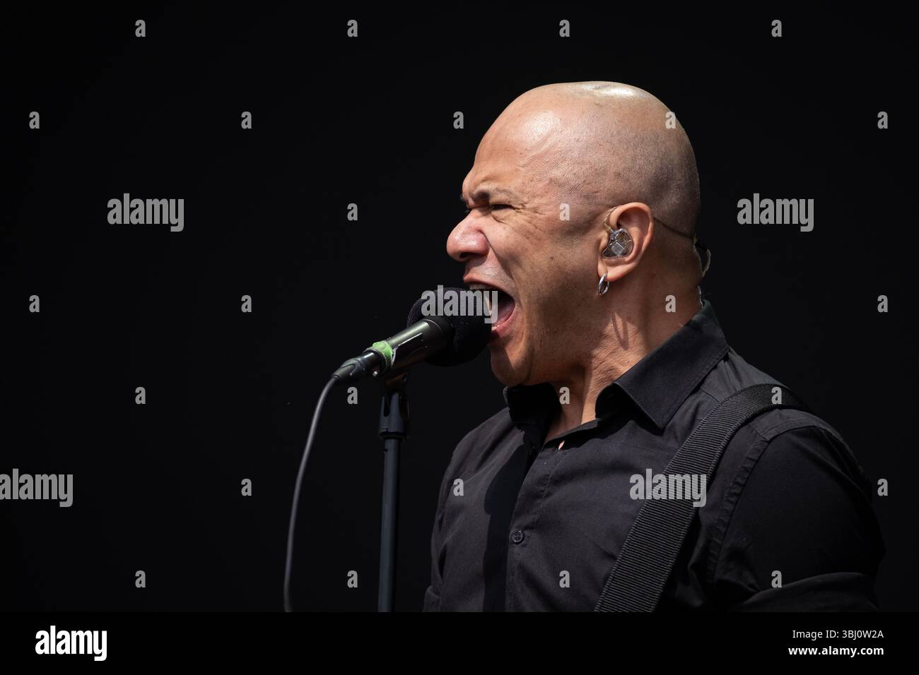 Trondheim, Norvège. 05th, juin 2025. Le groupe de rock canadien Danko Jones donne un concert lors du festival de musique norvégien Neon Festival 2025 à Trondheim. Ici, le chanteur et guitariste Danko Jones est vu en direct sur scène. Banque D'Images