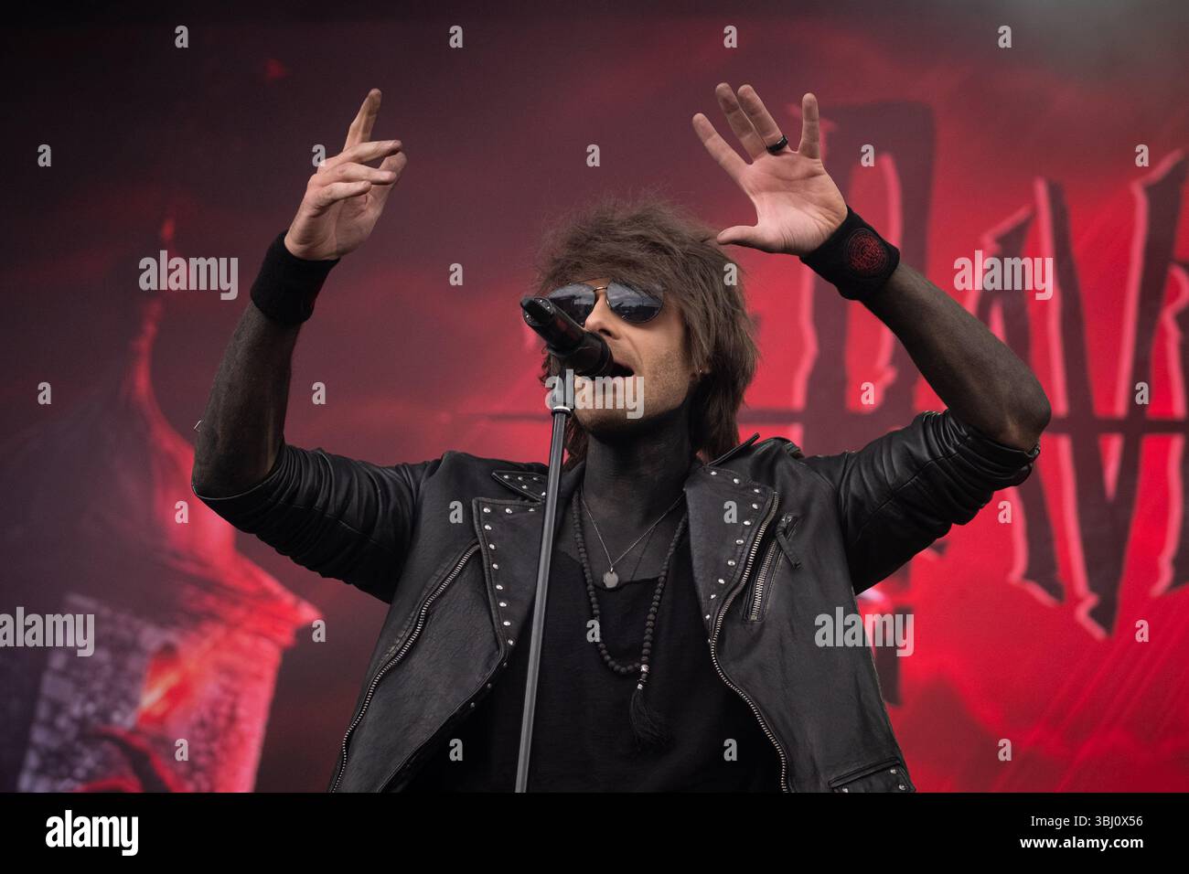 Trondheim, Norvège. 05th, juin 2025. Le groupe anglais The Raven Age donne un concert live lors du festival de musique norvégien Neon Festival 2025 à Trondheim. Ici, le chanteur Matt James est vu en direct sur scène. Banque D'Images