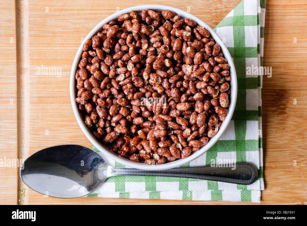 Londres, Royaume-Uni, 12 juin 2025, bol de céréales pour petit-déjeuner Coco Pops préférées des Britanniques Banque D'Images