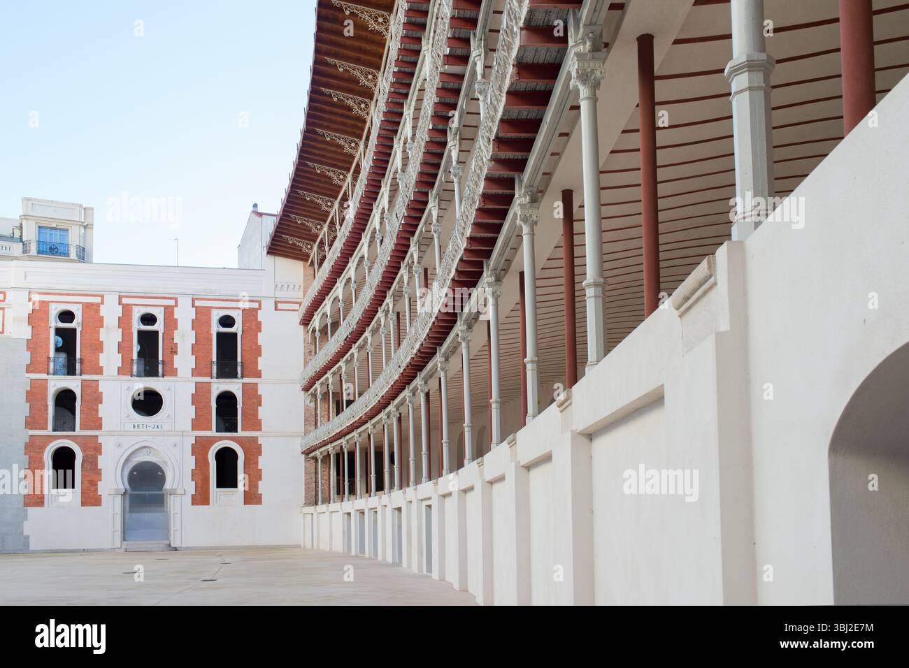 Beti Jai, bâtiment traditionnel néomudejar. Fronton ou cour pour pelote basque, aujourd'hui dédiée aux activités culturelles. Madrid, Espagne Banque D'Images