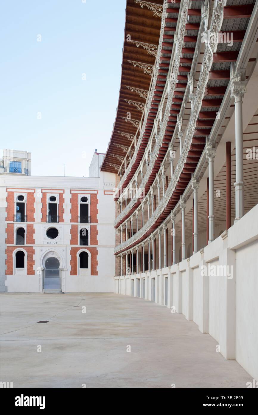 Beti Jai, bâtiment traditionnel néomudejar. Fronton ou cour pour pelote basque, aujourd'hui dédiée aux activités culturelles. Madrid, Espagne Banque D'Images