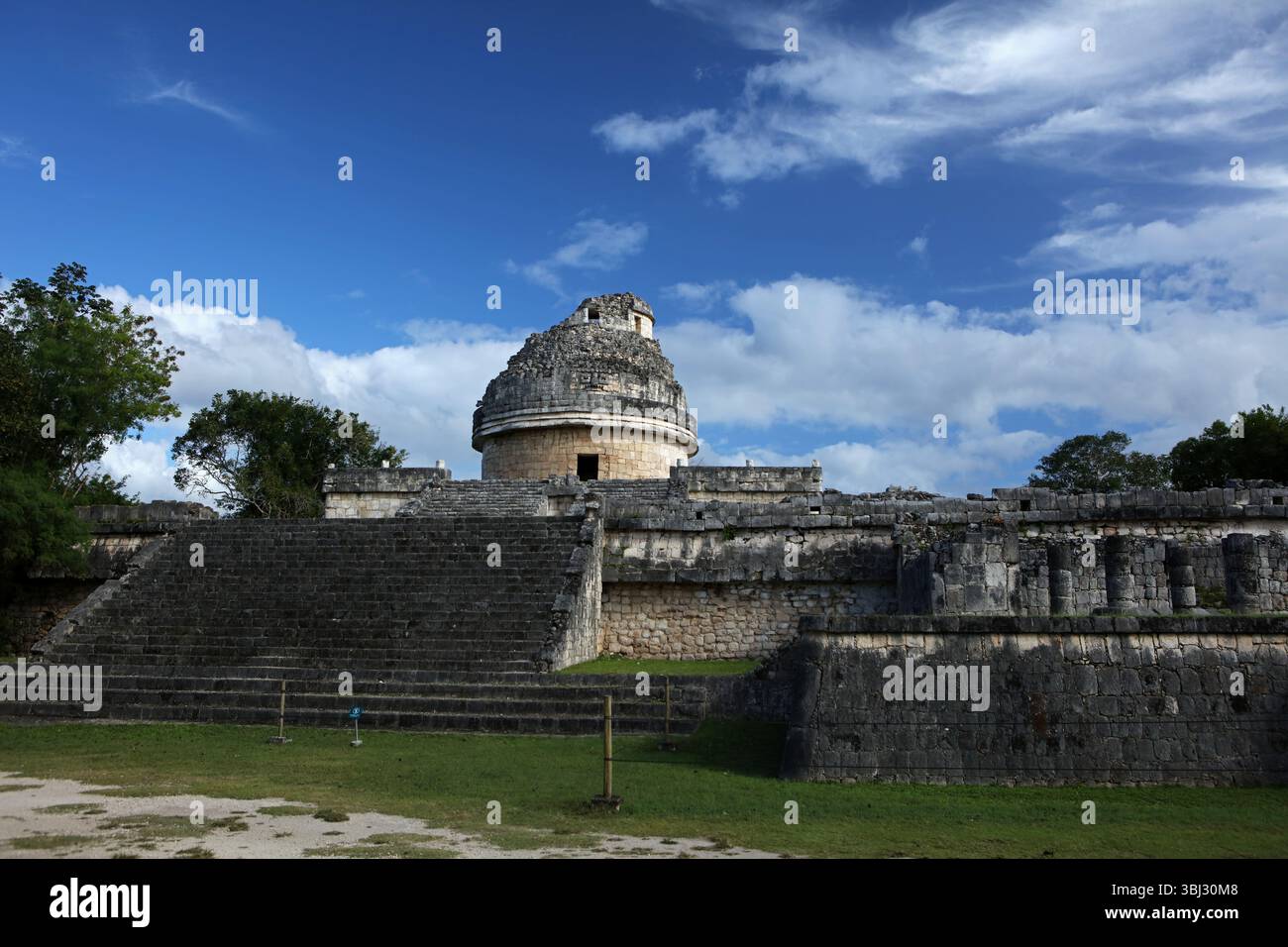El Caracol - L'Observatoire, structure au site de civilisation maya de Chichen Itza, Yucatan, Mexique Banque D'Images