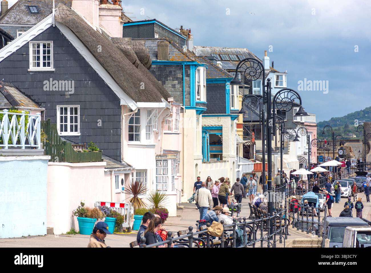 Marine Parade, Sandy Beach, Lyme Regis, Dorset, Angleterre, Royaume-Uni Banque D'Images