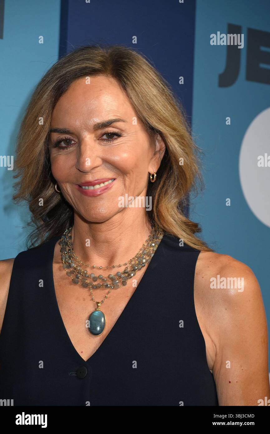 Polly Draper assiste à la soirée d'ouverture de 'Call me Izzy' Broadway le 12 juin 2025 au Studio 54 à New York, New York, États-Unis. Robin Platzer/ Twin images/ Credit : Sipa USA/Alamy Live News Banque D'Images