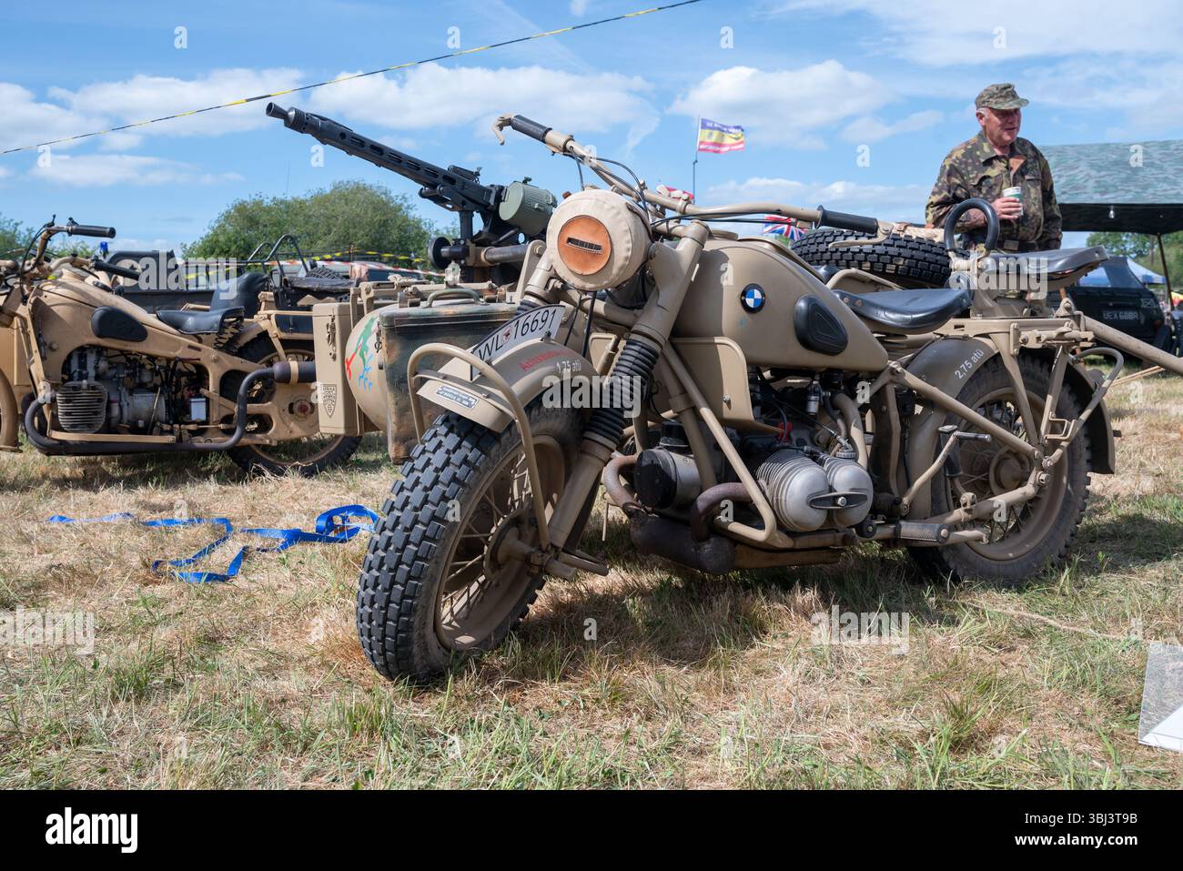 Moto et side-car BMW allemands de la seconde Guerre mondiale exposés au salon militaire Overlord 2025. Banque D'Images
