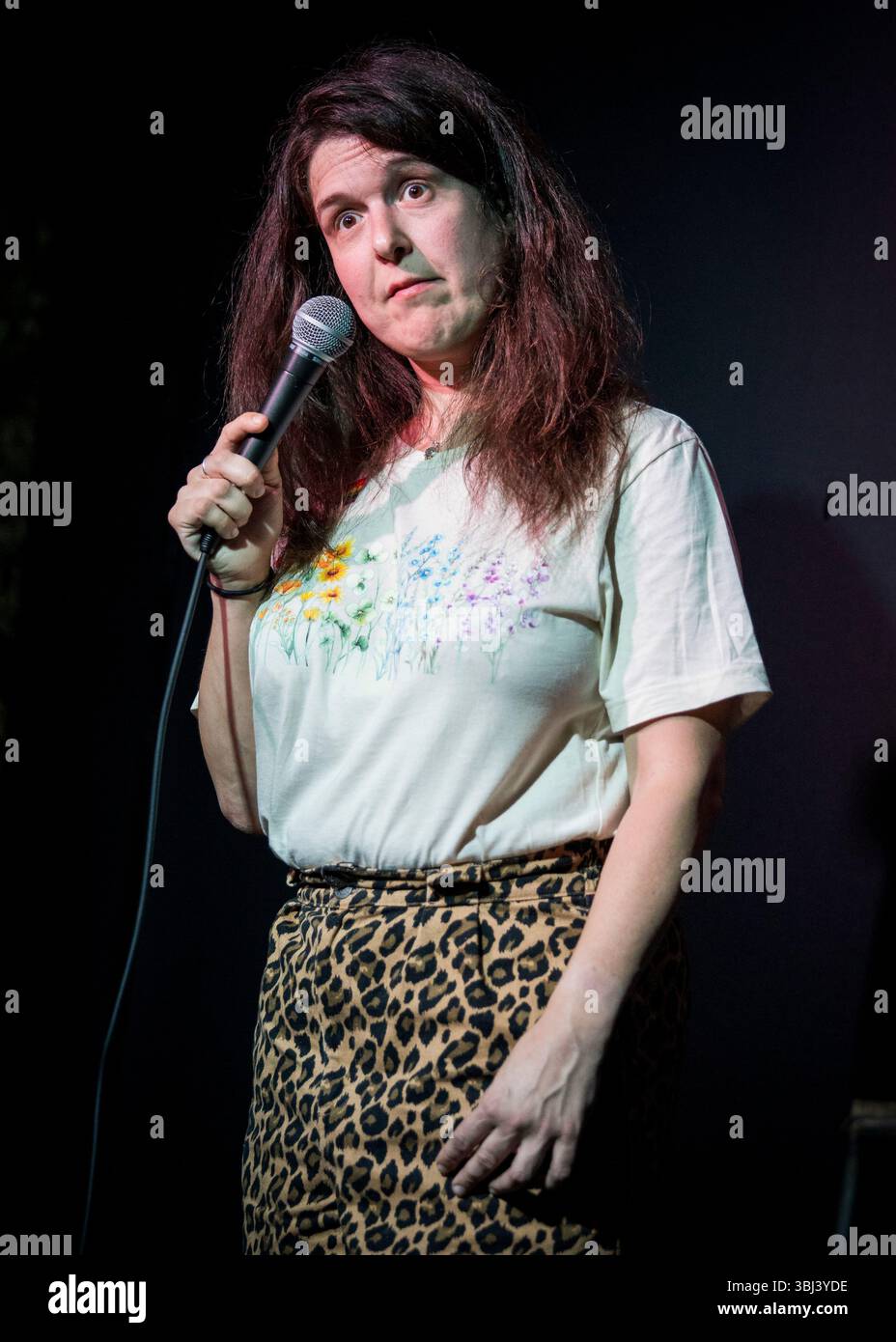 Rosie Jones l'interprète I Can't Tell What She Is Saying show à Up the Road, Southend, Essex © Clarissa Debenham (film Free Photography) / Alamy Banque D'Images