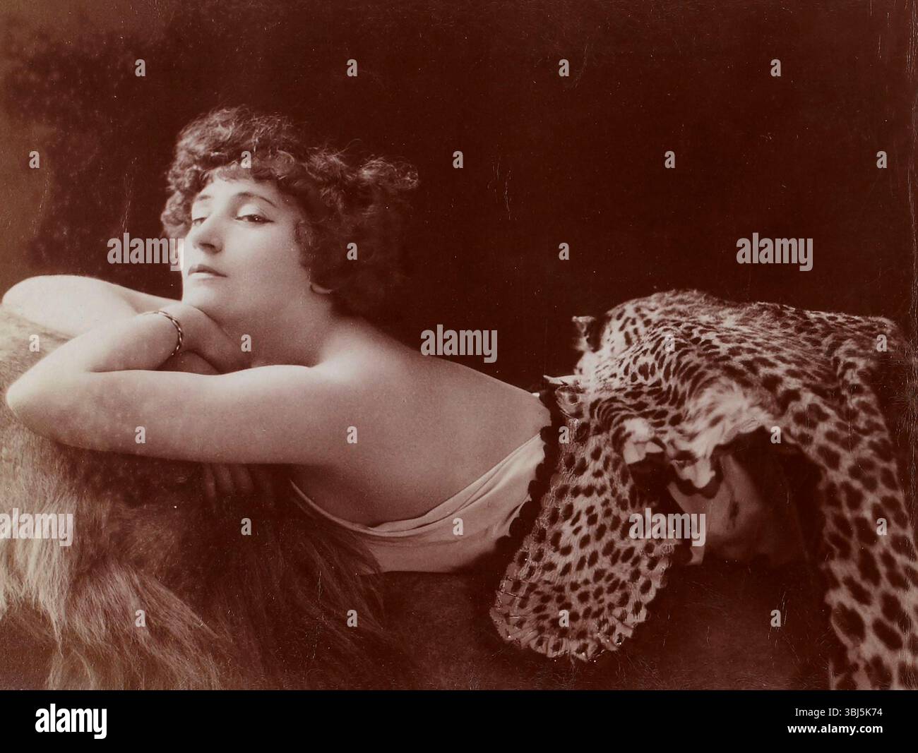 Portrait de Colette (1873-1954), c1909. Trouvé dans la Collection de Biblioth&#xe8 ;que nationale de France. Banque D'Images