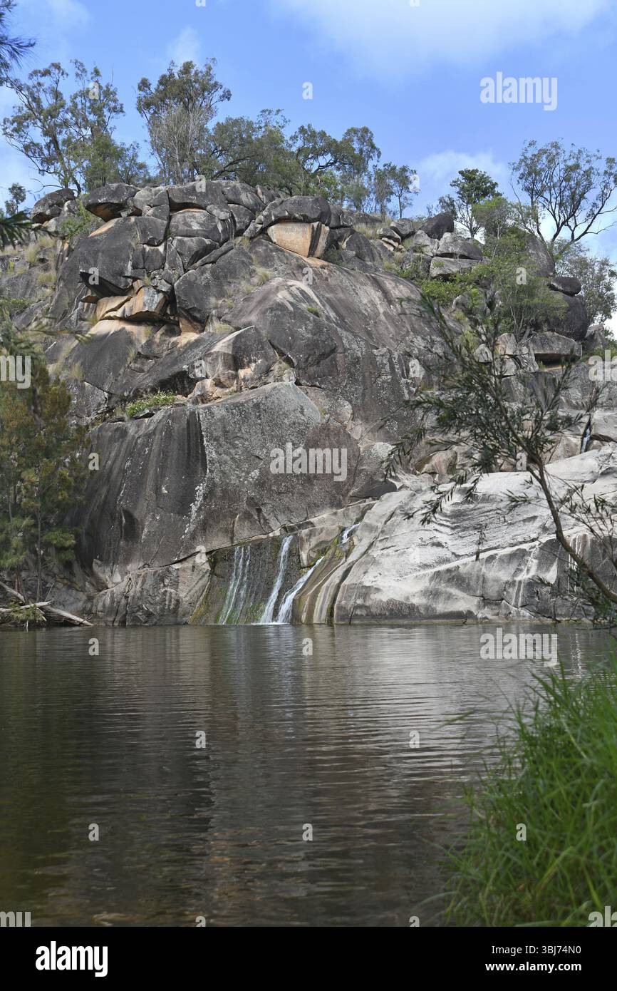 Coomba Falls et Coomba Waterhole, Maidenwell, South Burnett Area, Queensland, Australie, Océanie Banque D'Images