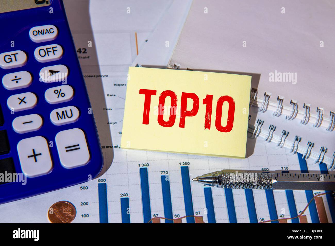 Top 10 liste, citations inspirantes de motivation d'entreprise, typographie de mots vue de dessus lettrage en bois concept Banque D'Images