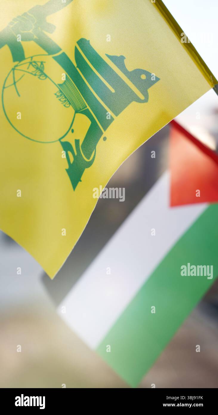 Drapeau de la Palestine et du Hezbollah. Le conflit entre Israël et l'Iran. Banque D'Images