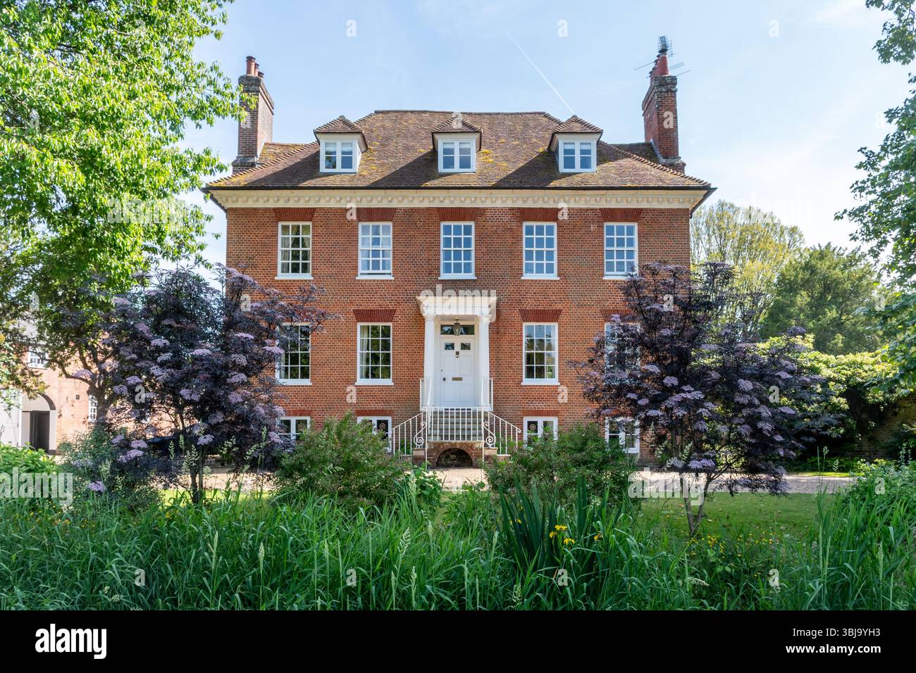 The Old Vicarage in King's Somborne, un bâtiment classé grade II* dans le joli village du Hampshire, Angleterre, Royaume-Uni Banque D'Images