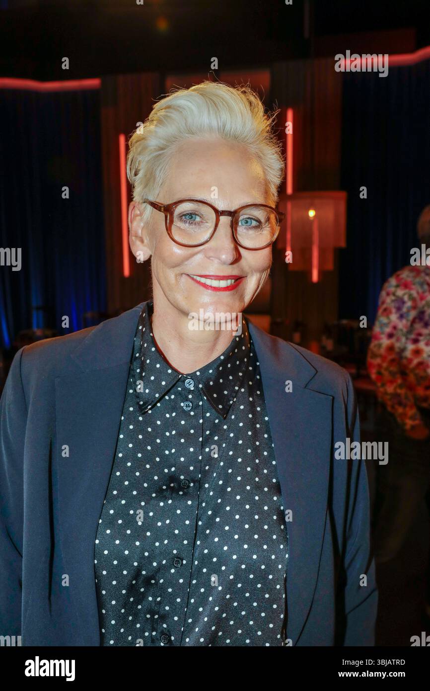 Bärbel Schäfer BEI der Aufzeichnung der WDR-Talkshow 'Kölner Treff' im WDR Studio BS 3. Köln, 12.04.2024 Banque D'Images