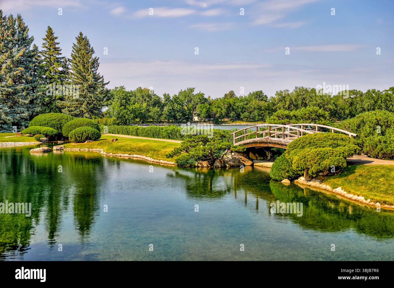 Lethbridge, Alberta - 5 juillet 2021 : paysage dans les jardins japonais Nikka Yuko à Lethbridge Banque D'Images