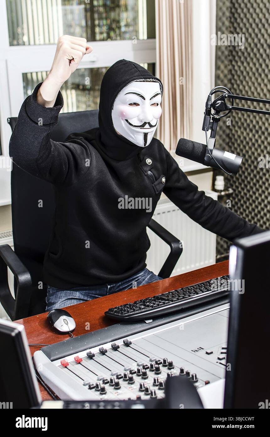 Antiglobalist exprime ses revendications sur la radio Banque D'Images