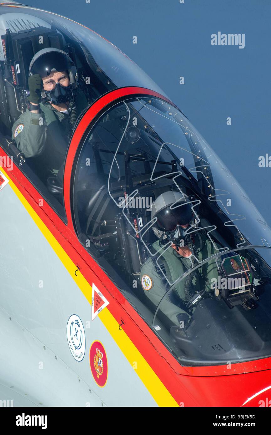 San Javier, Espagne. 15 juin 2025. Le roi Felipe assiste au festival de l'air aire 25, commémorant le 40e anniversaire de la patrouille d'aigle. 14 juin 2025 crédit : CORDON PRESS/Alamy Live News Banque D'Images
