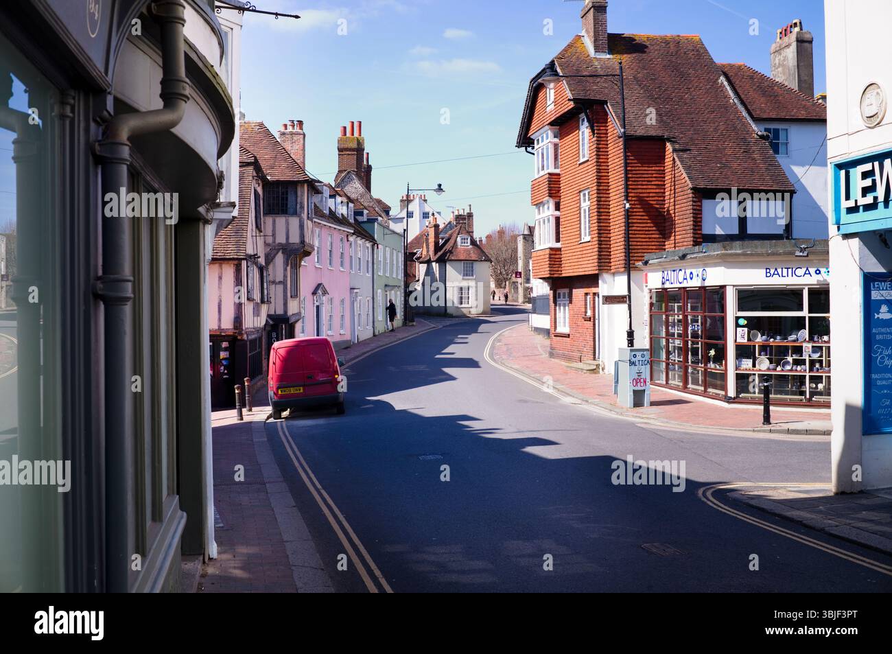 High Street à Lewes en regardant vers l'ouest Banque D'Images