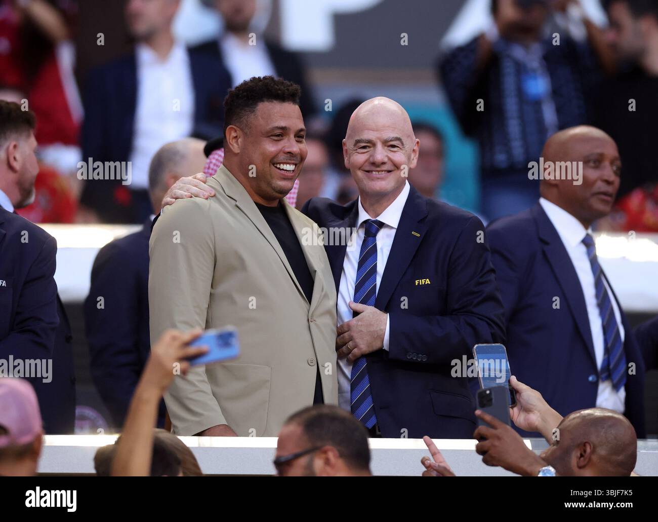 Miami Gardens, États-Unis. 14 juin 2025. Gianni Infantino Président de la FIFA avec Ronaldo lors du match Al Ahly FC vs Inter Miami CF FIFA Club World Cup au Hard Rock Stadium, Miami Gardens. Le crédit photo devrait se lire comme suit : David Klein/Sportimage crédit : Sportimage Ltd/Alamy Live News Banque D'Images