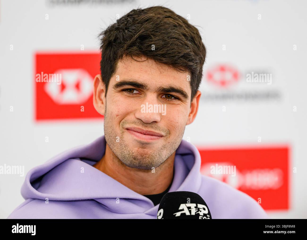 LONDRES, ROYAUME-UNI 15 juin : Espagne Carlos Alcaraz a été interviewé avant l'ATP 500 des championnats HSBC 2025 au Queen's Club le dimanche 15 juin 2025 à LONDRES, au ROYAUME-UNI. Crédit : Taka Wu/Alamy Live News Banque D'Images