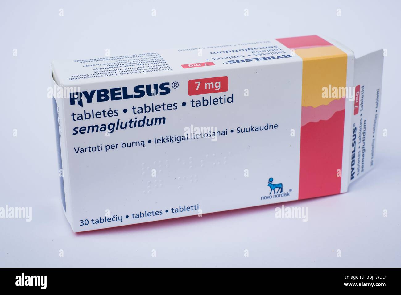 Tallinn, Estonie - 15 juin 2025 : Rybelsus comprimés de Novo Nordisk pour le traitement du diabète de type 2 chez les adultes en complément du régime alimentaire et de l'effort Banque D'Images