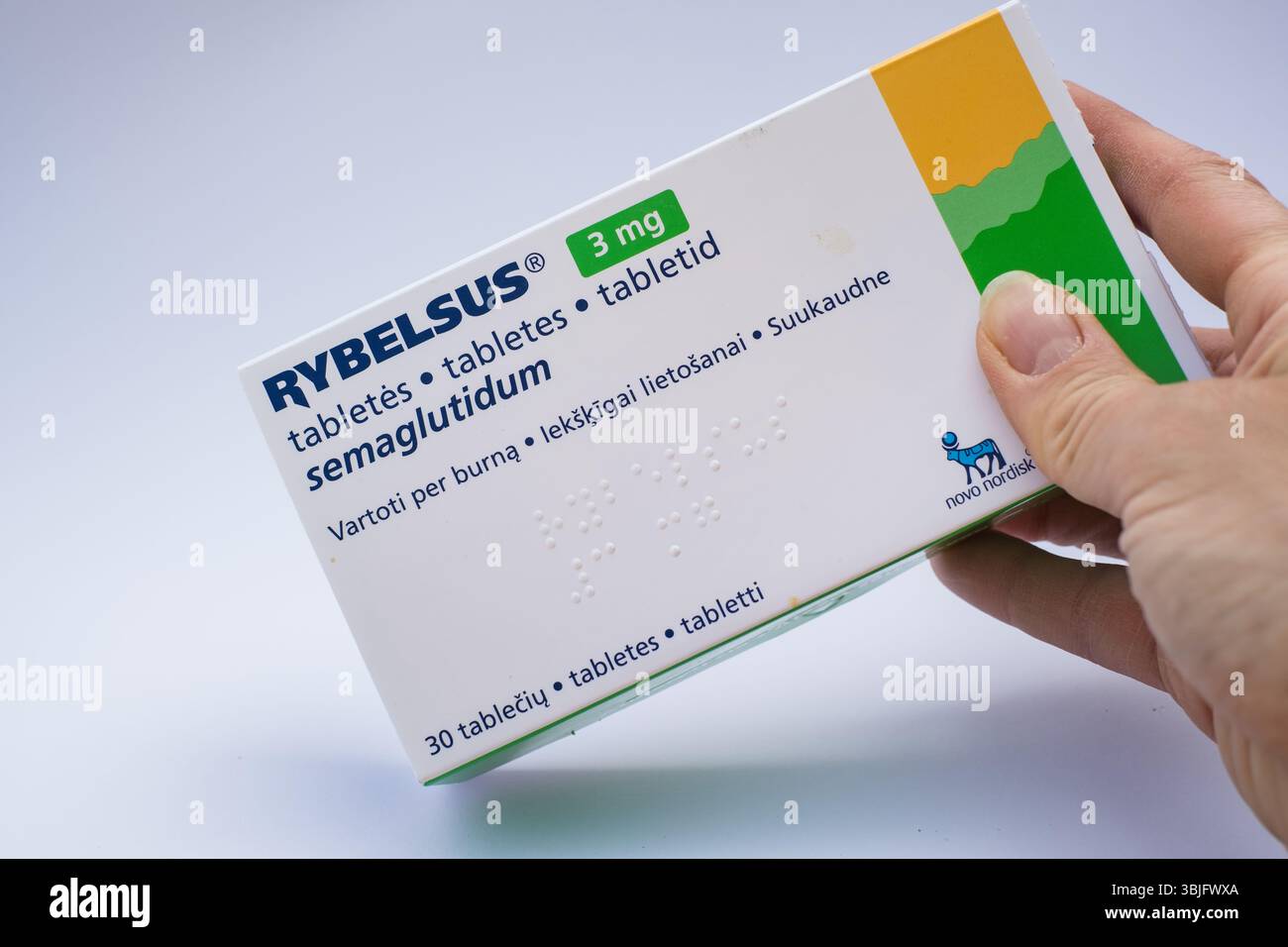 Tallinn, Estonie - 15 juin 2025 : Rybelsus comprimés de Novo Nordisk pour le traitement du diabète de type 2 chez les adultes en complément du régime alimentaire et de l'effort Banque D'Images