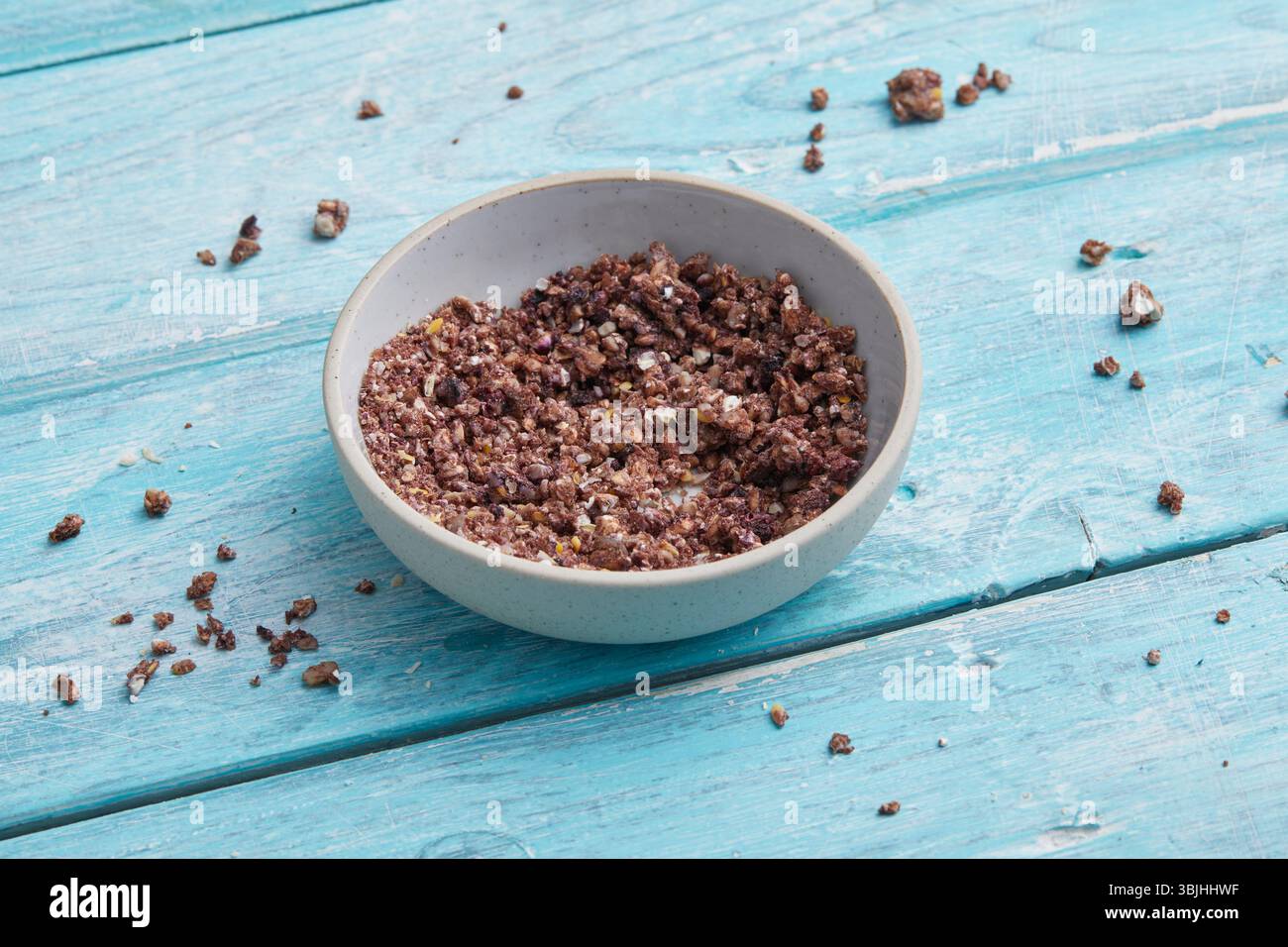 Bol de petit déjeuner de quark végétalien avec des cerises fraîches Banque D'Images