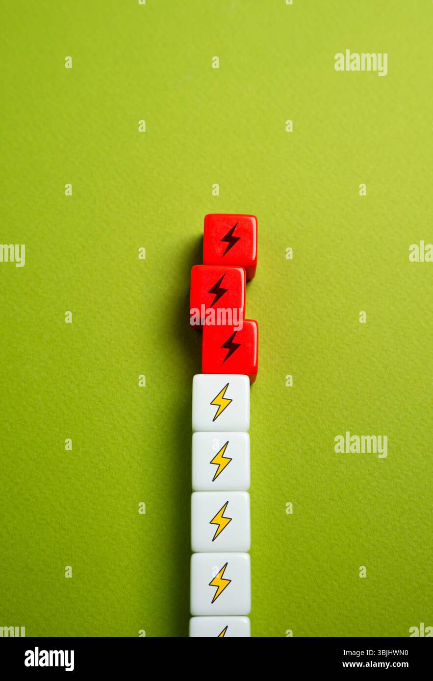 Couverture insuffisante des besoins en électricité. La demande dépasse l'offre, ce qui provoque des pénuries et une tension du réseau. Pannes de courant, accès limité à l'énergie, ou infra Banque D'Images