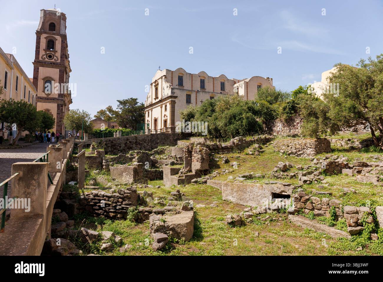 Vue sur la zone archéologique de Lipari Rock, Sicile Banque D'Images