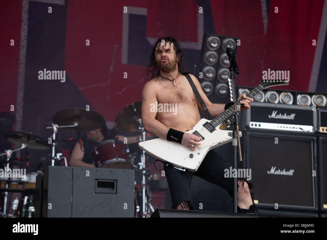 Donington, Angleterre. 15 juin 2025. Airbourne a mis en place une performance électrisante à Download 2025. Cristina Massei/Alamy Live News Banque D'Images