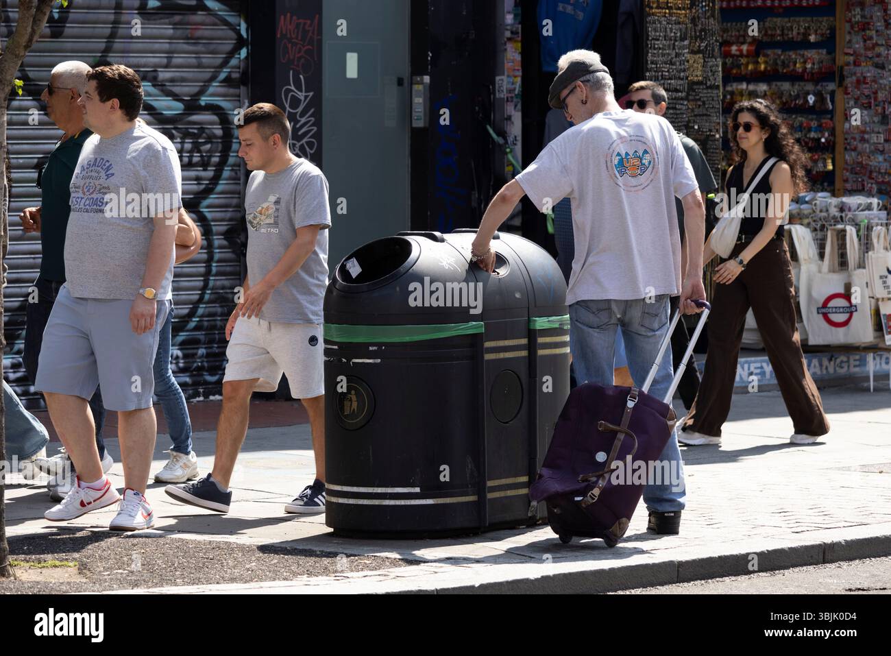 Camden High Street un lieu touristique très fréquenté dans le nord de Londres qui est devenu un point de flamme dans la crise de la criminalité violente au Royaume-Uni, Angleterre, Royaume-Uni Banque D'Images