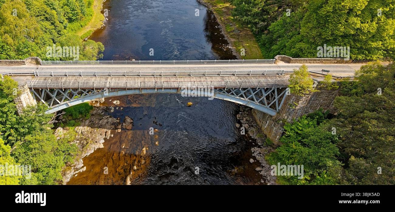 Carron Bridge River Spey Carron Moray Scotland construit entre 1862 et 1863 par Alexander Gibb du Great North of Scotland Railway Banque D'Images