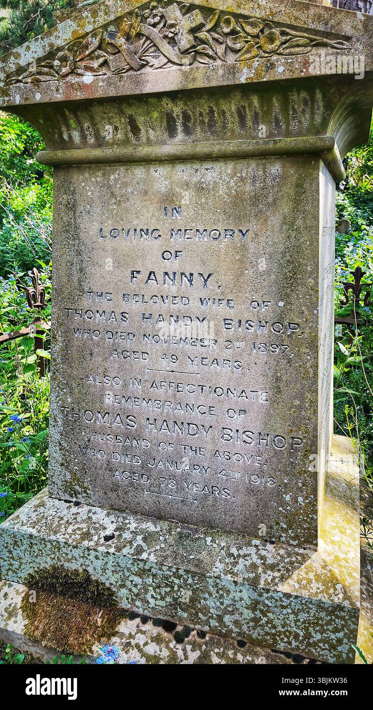 Pierre tombale dans l'église All Saints, Leighton Buzzard à la mémoire de Fanny Handy Bishop Banque D'Images