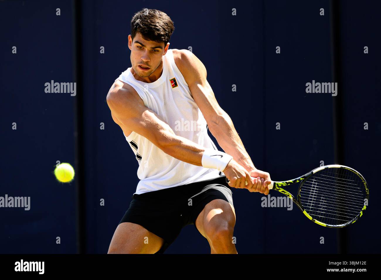LONDRES, ROYAUME-UNI 16 juin : Carlos Alcaraz (EPS) en séance d'entraînement lors de l'ATP 500 le jour 8 des Championnats HSBC 2025 au Queen's Club le lundi 16 juin 2025 à LONDRES, ROYAUME-UNI. Crédit : Taka Wu/Alamy Live News Banque D'Images