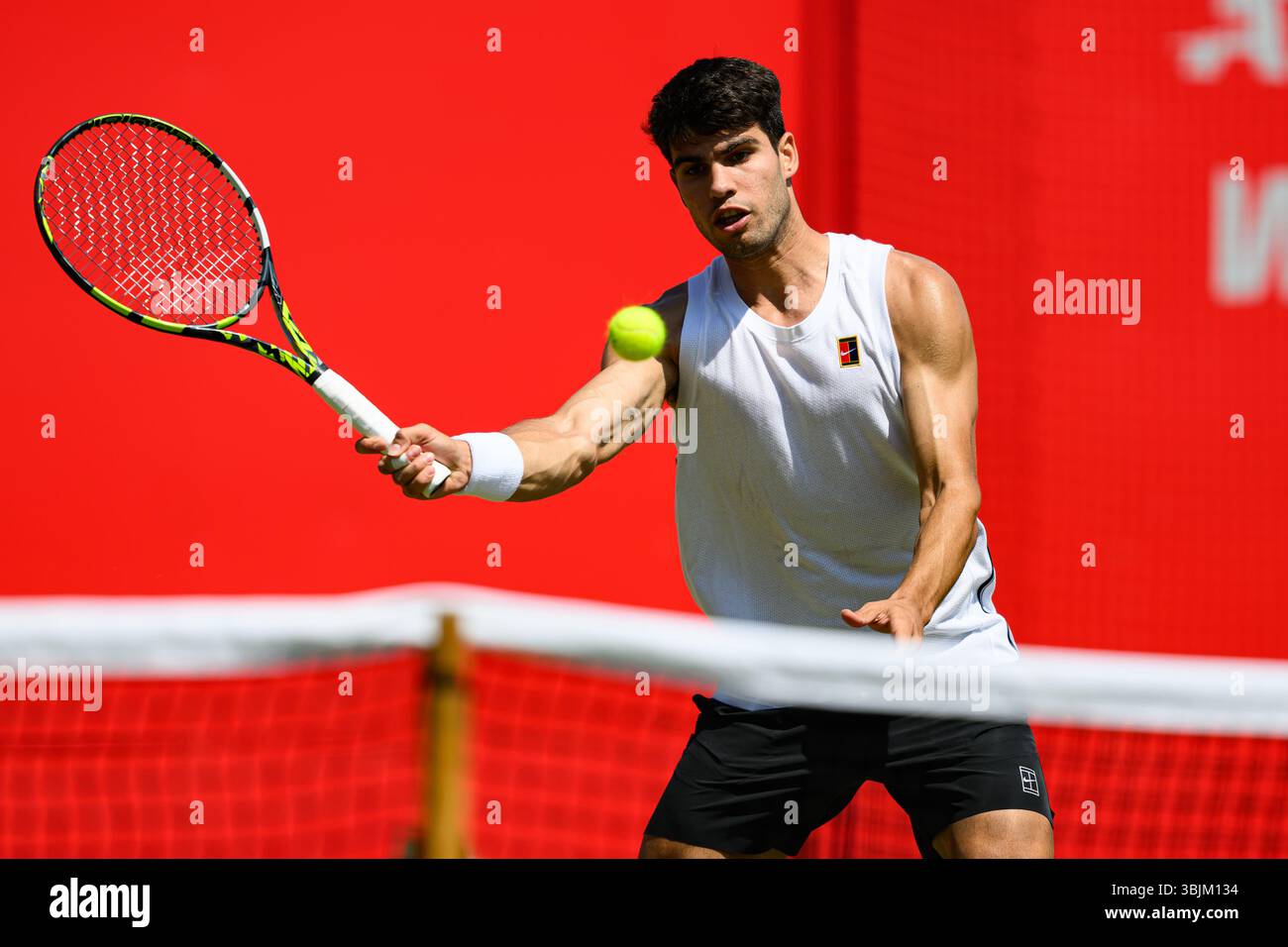 LONDRES, ROYAUME-UNI 16 juin : Carlos Alcaraz (EPS) en séance d'entraînement lors de l'ATP 500 le jour 8 des Championnats HSBC 2025 au Queen's Club le lundi 16 juin 2025 à LONDRES, ROYAUME-UNI. Crédit : Taka Wu/Alamy Live News Banque D'Images