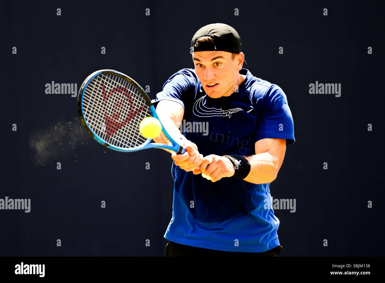 LONDRES, ROYAUME-UNI 16 juin : Jack Draper (GBR) en pratique lors de la TPA 500 le jour 8 des Championnats HSBC 2025 au Queen's Club le lundi 16 juin 2025 à LONDRES, ROYAUME-UNI. Crédit : Taka Wu/Alamy Live News Banque D'Images