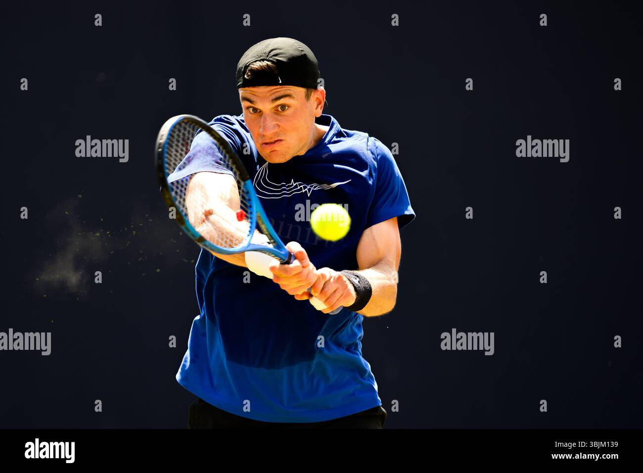 LONDRES, ROYAUME-UNI 16 juin : Jack Draper (GBR) en pratique lors de la TPA 500 le jour 8 des Championnats HSBC 2025 au Queen's Club le lundi 16 juin 2025 à LONDRES, ROYAUME-UNI. Crédit : Taka Wu/Alamy Live News Banque D'Images