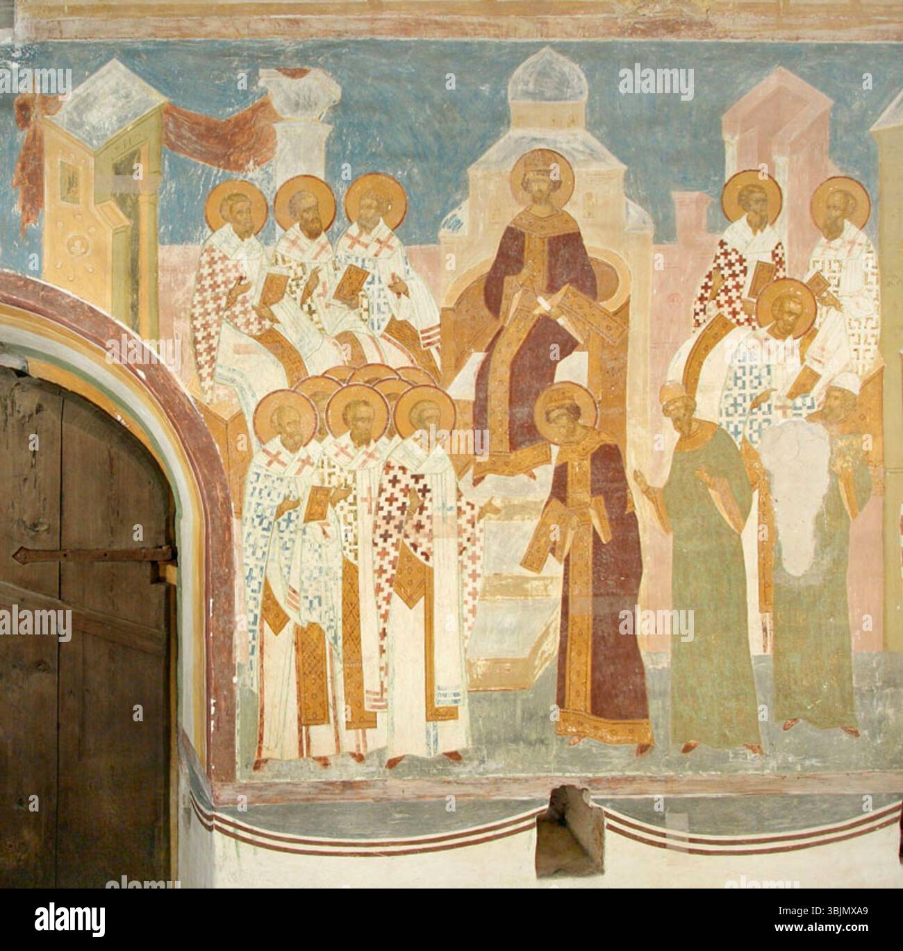 La fresque de Dionisius du premier concile de Nicée (1502), située dans le monastère de Ferapontov, oblast de Vologda, en Russie, représente le concile chrétien primitif qui a établi les doctrines clés de l'Église, reflétant l'influence des traditions artistiques byzantines et russes. Banque D'Images