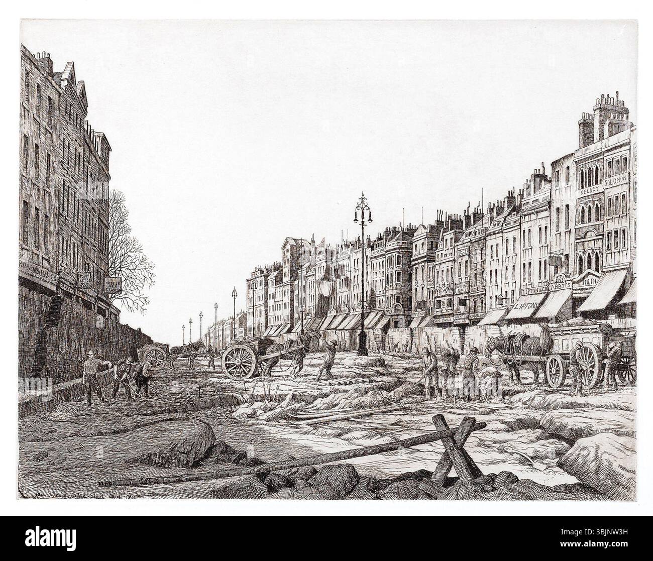 La gravure d’Ian Strang « Oxford Street » (1923) capture l’atmosphère animée de l’une des rues les plus célèbres de Londres. La gravure détaillée souligne l'environnement urbain animé, avec des foules et des caractéristiques architecturales. Banque D'Images