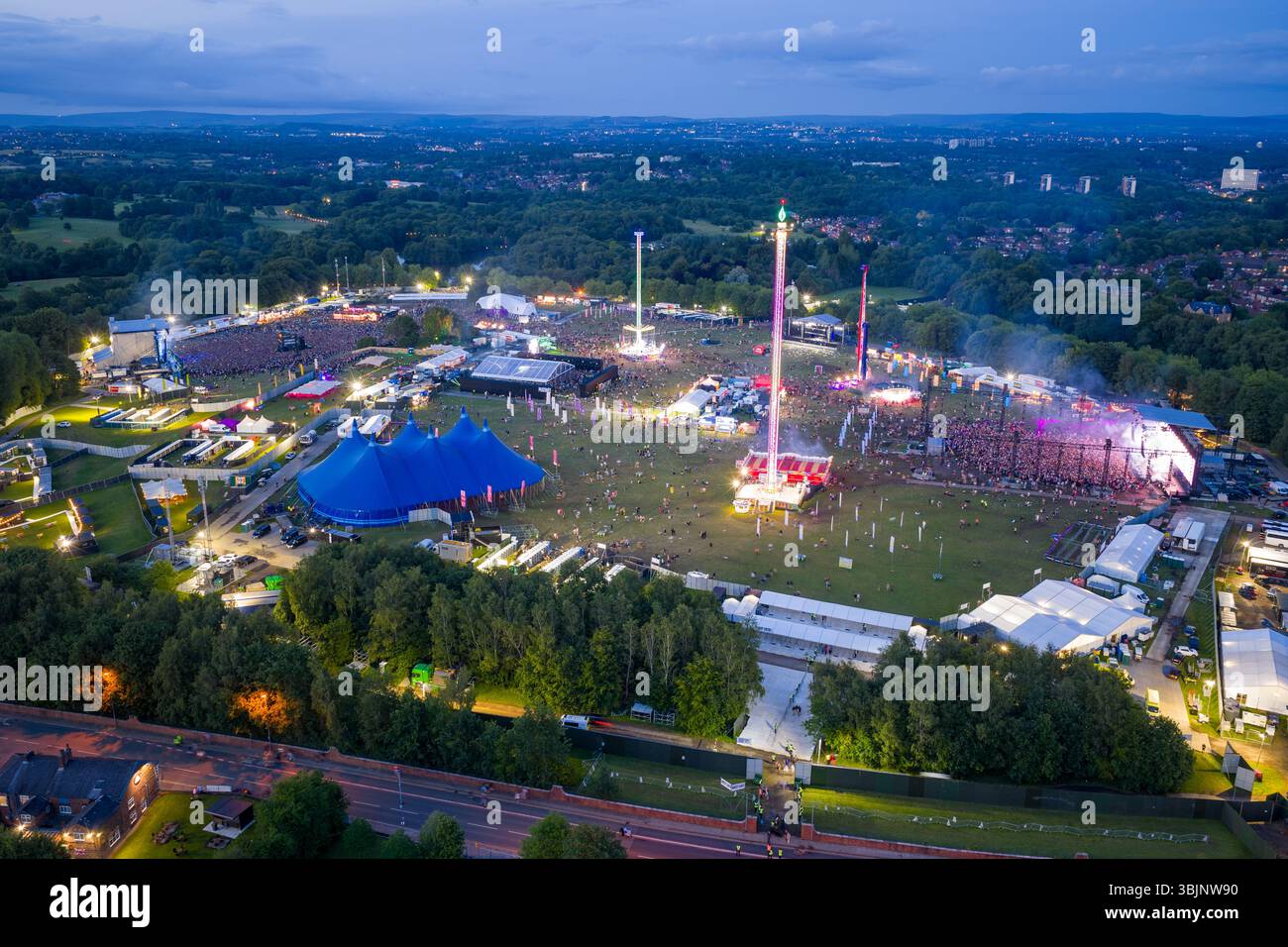 Image aérienne de Heaton Park dans le Grand Manchester avec Parklife Outdoor Music Festival Banque D'Images