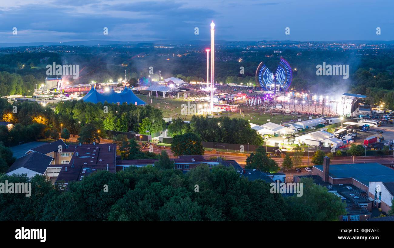 Image aérienne de Heaton Park dans le Grand Manchester avec Parklife Outdoor Music Festival Banque D'Images