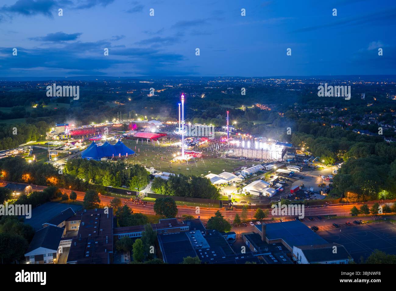 Image aérienne de Heaton Park dans le Grand Manchester avec Parklife Outdoor Music Festival Banque D'Images